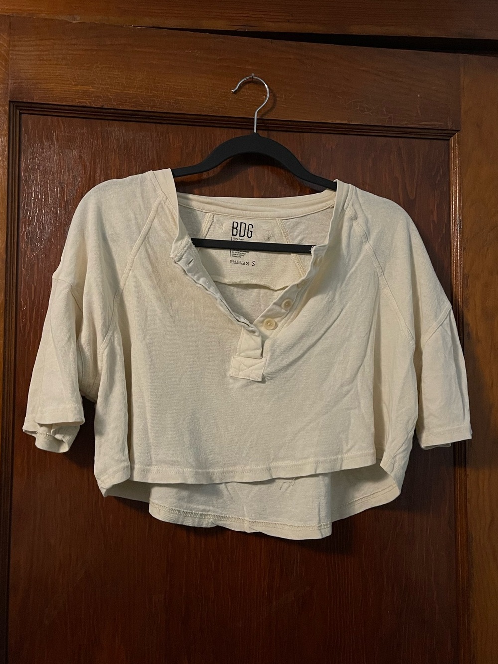 EUC BDG cropped henley tee